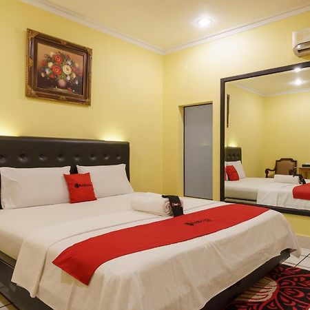 เรดดอร์ซ พลัส เนียร์ อังกอล Hotel จาการ์ตา ภายนอก รูปภาพ