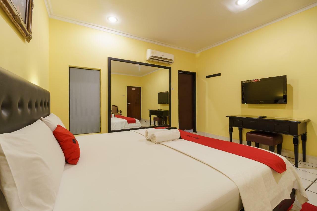 เรดดอร์ซ พลัส เนียร์ อังกอล Hotel จาการ์ตา ภายนอก รูปภาพ