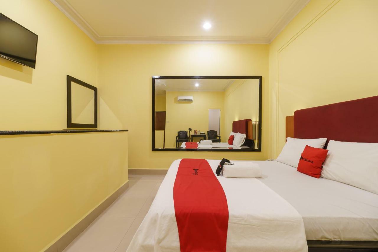 เรดดอร์ซ พลัส เนียร์ อังกอล Hotel จาการ์ตา ภายนอก รูปภาพ
